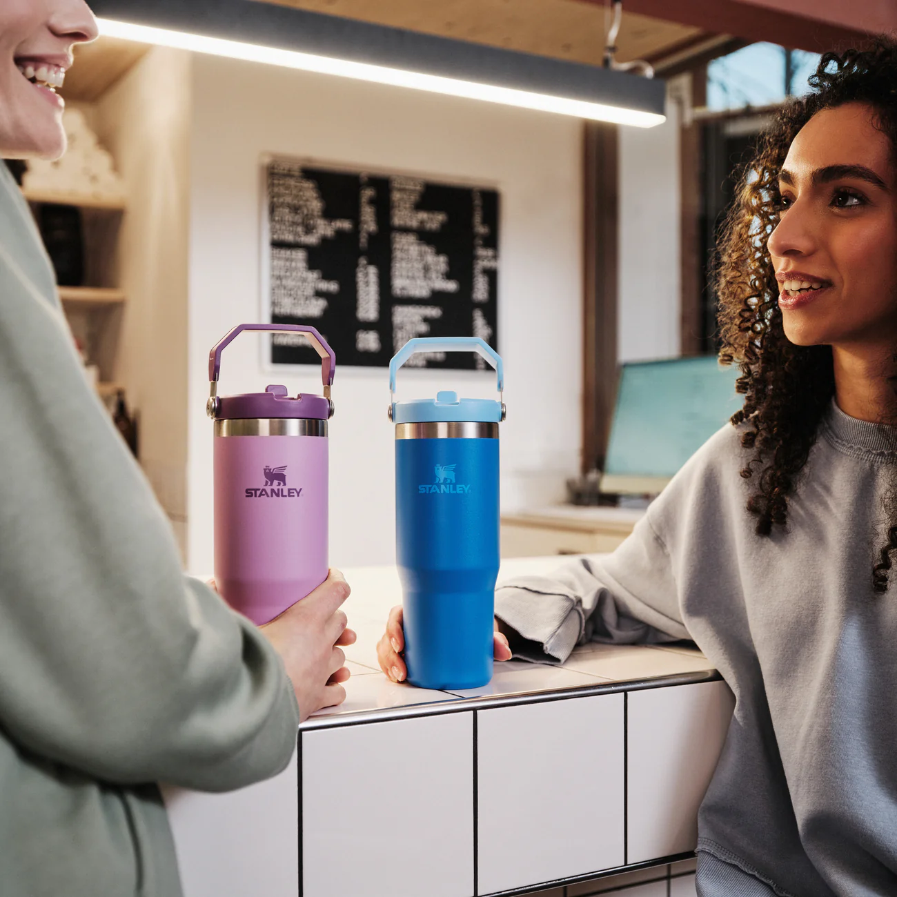 IceFlow™ Flip Straw 2.0 Tumbler | 0.89L - Image 21