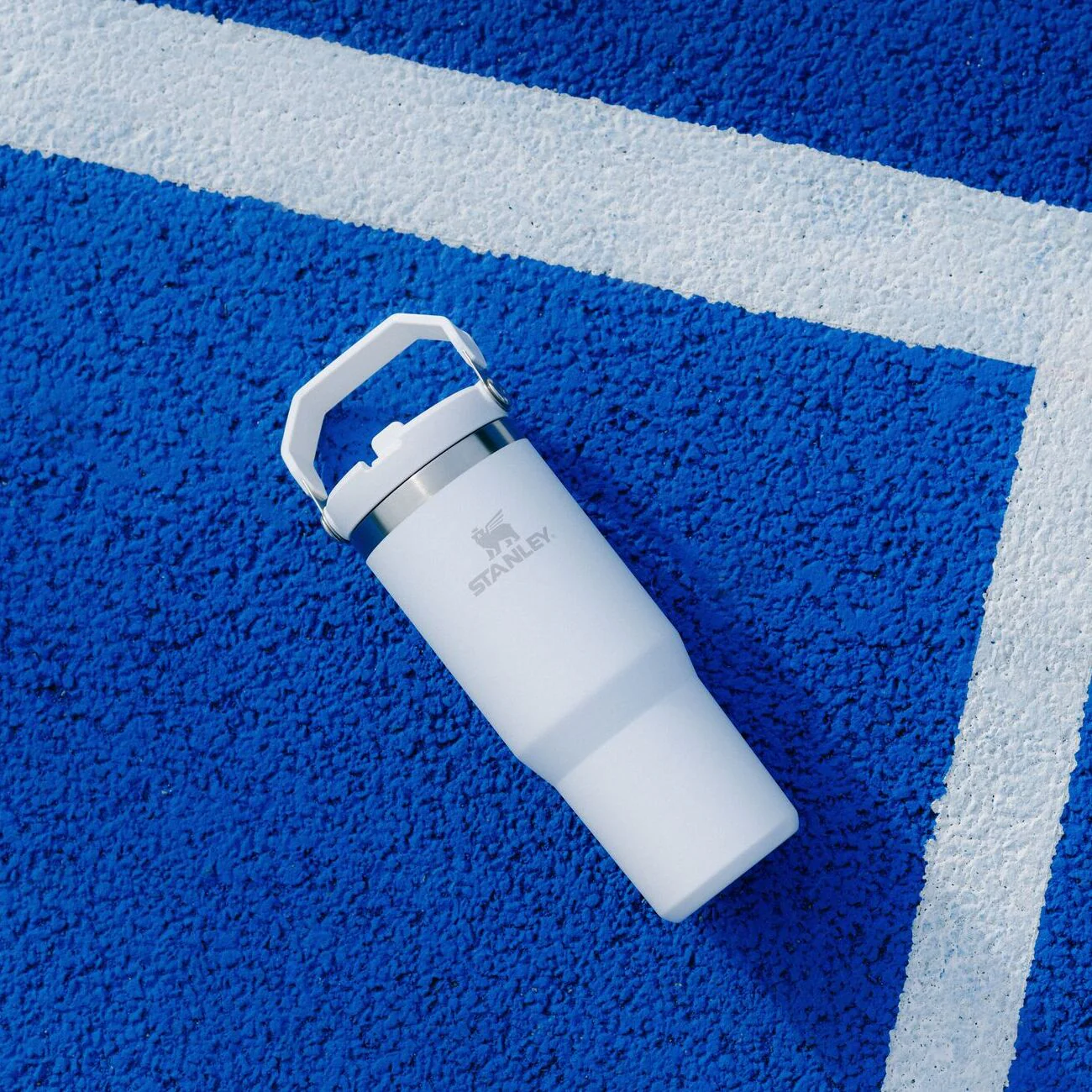 IceFlow™ Flip Straw 2.0 Tumbler | 0.89L - Image 25