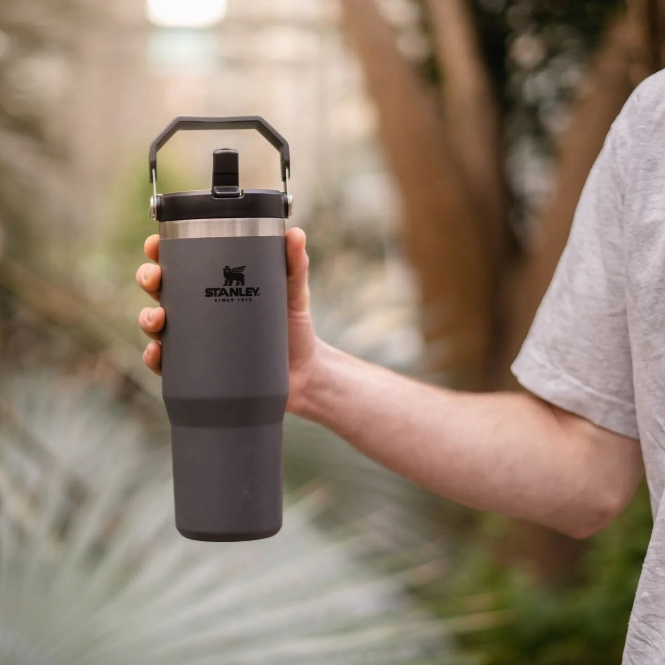 IceFlow™ Flip Straw 2.0 Tumbler | 0.89L - Image 33